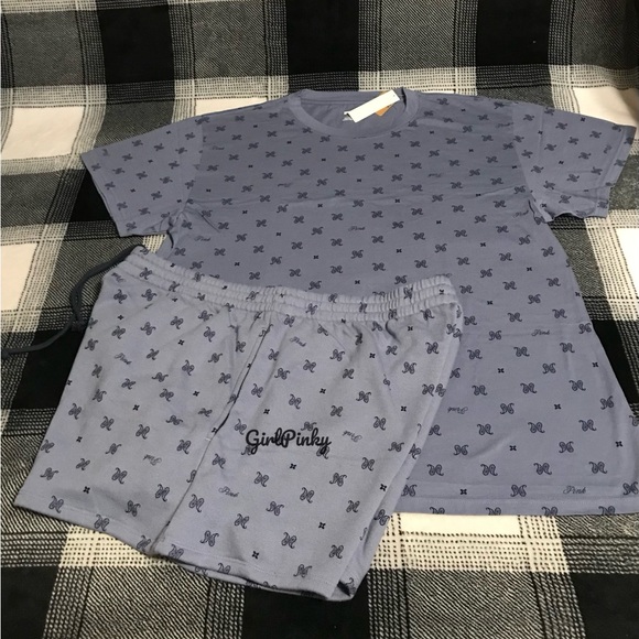 victoria secret PINK shorts OUTFIT WITH LOGO CAMPUS TEE IN DUSTY IRIS - Picture 4 of 7